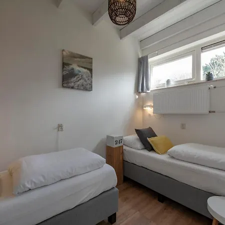 Duinland 247modern For 6 Guests